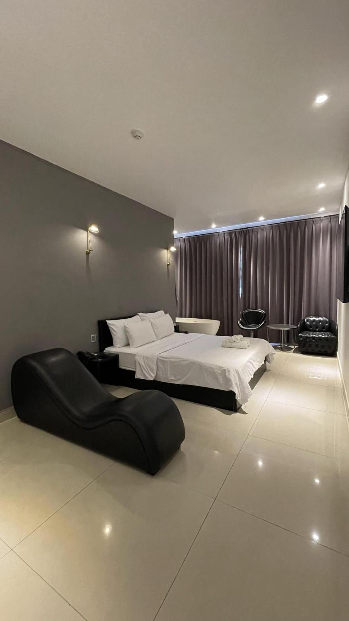 A In Hotel Riverside Cidade de Ho Chi Minh Exterior foto